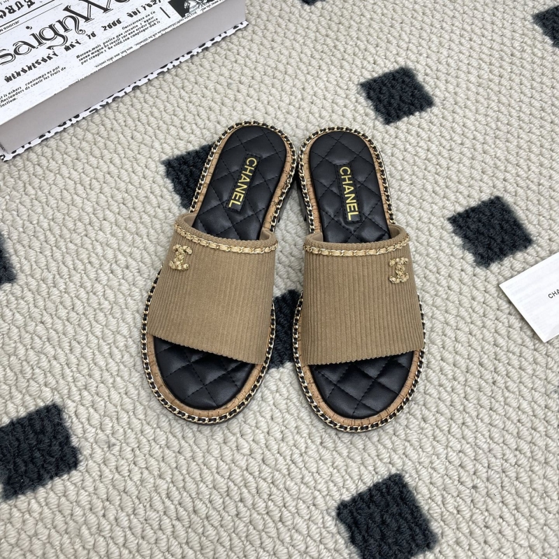 Ch**el slippers